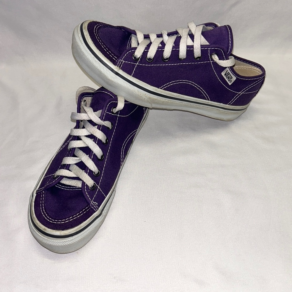 Vintage Vans V-67 Sneakers